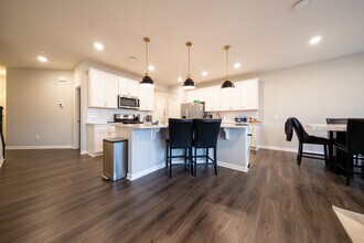 5292 94th Ln N in Brooklyn Park, MN - Building Photo - Building Photo