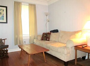 9 Hammond St, Unit 1 in Newport, RI - Building Photo - Building Photo