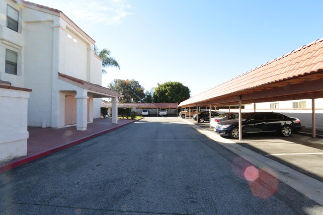 Vista Oceana in San Clemente, CA - Foto de edificio - Building Photo