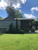 514 Laurel Ave, Unit Guest House in South Pittsburg, TN - Building Photo