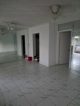 3870 NE 22nd Way, Unit #5 in Lighthouse Point, FL - Foto de edificio - Building Photo