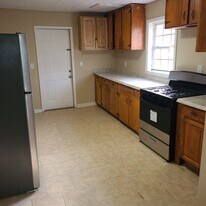 2300 W Jefferson St in Anniston, AL - Building Photo