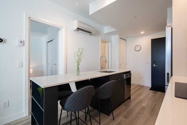 1438 Avenue Overdale in Montréal, QC - Building Photo - Building Photo