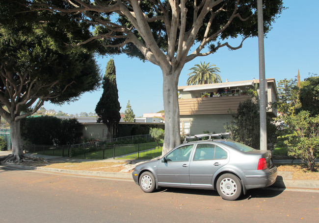 815 Maple St in Santa Monica, CA - Building Photo - Building Photo