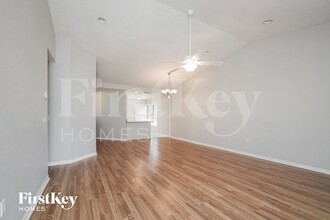 4301 Larrys Lagoon in Winter Haven, FL - Building Photo - Building Photo