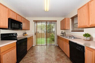 10707 N Shaenridge in San Antonio, TX - Building Photo - Building Photo