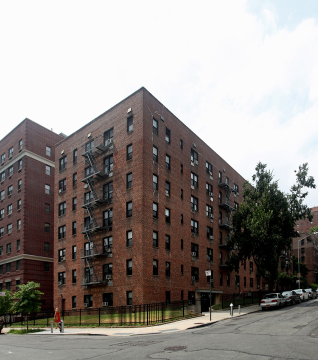 83-96 118th St in Kew Gardens, NY - Foto de edificio