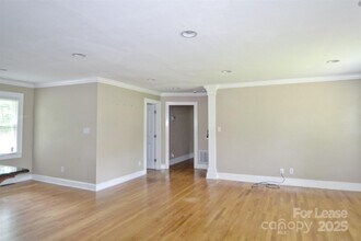 601 S Cedar Ave in Newton, NC - Building Photo - Building Photo