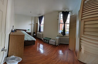 256 S 10th St, Unit 2F in Philadelphia, PA - Foto de edificio - Building Photo