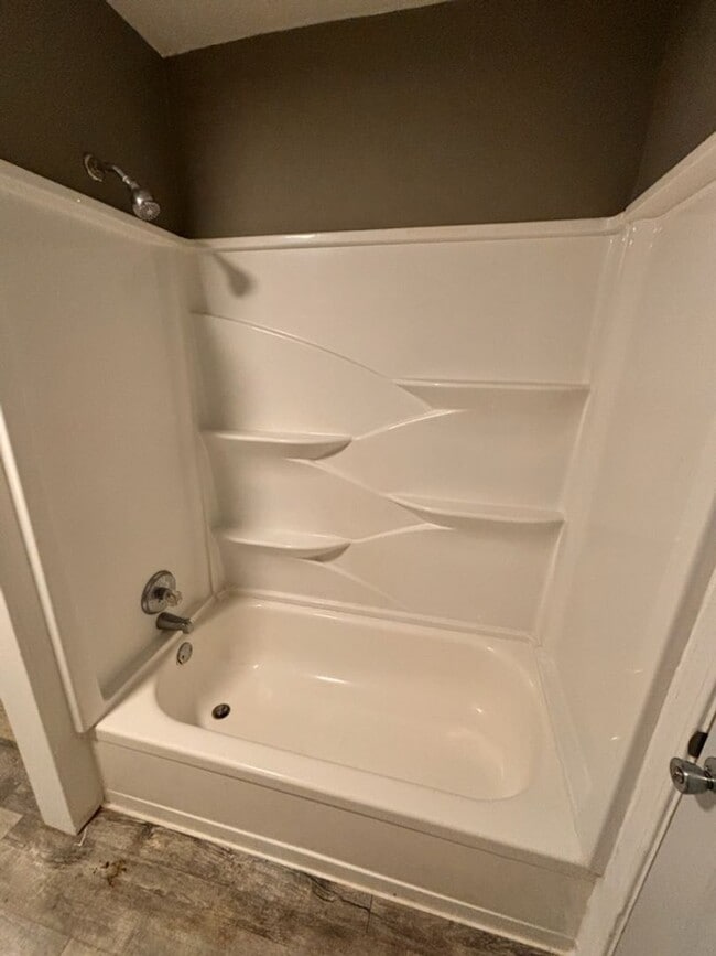 109 S Illinois Ave in Columbus, KS - Building Photo - Building Photo