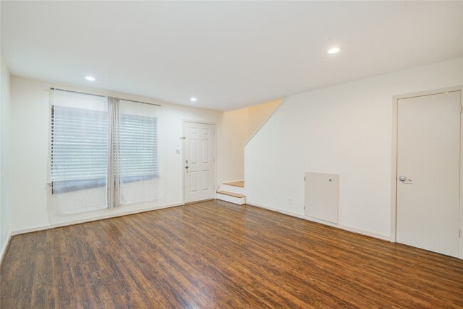 property at 1433 Cedar Post Ln