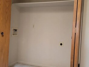 1247 Holland Park Blvd in Colorado Springs, CO - Foto de edificio - Building Photo