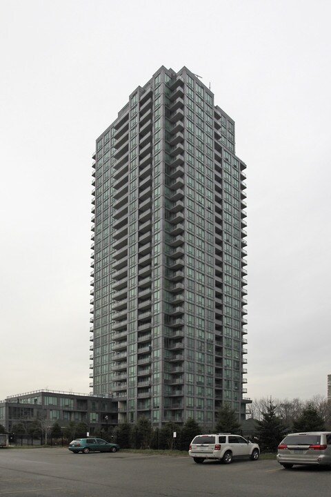 Elle Condo in Mississauga, ON - Building Photo