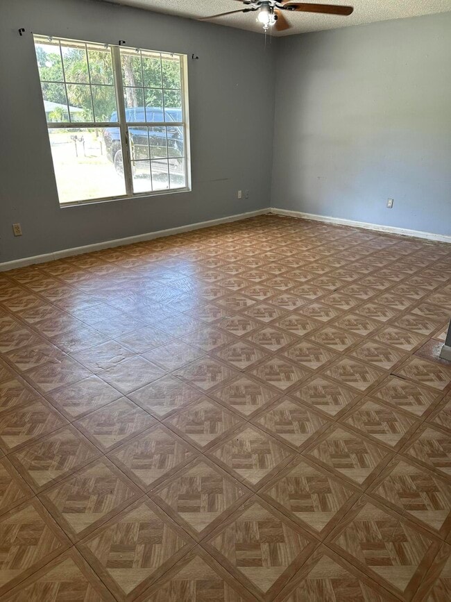 1264 36th Ave SW in Vero Beach, FL - Building Photo - Building Photo