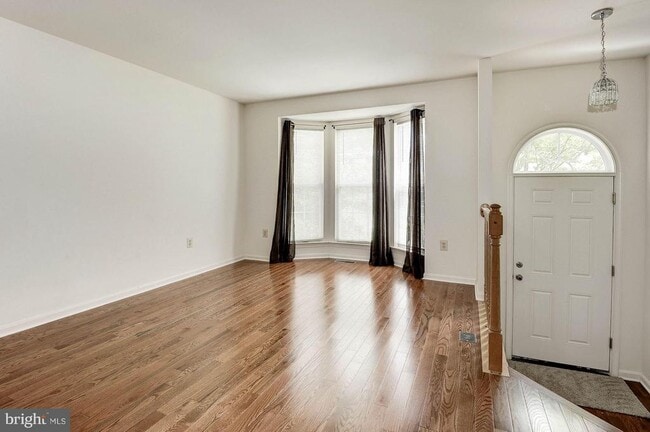 13122 Kidwell Field Rd in Herndon, VA - Building Photo - Building Photo