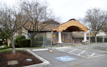 Emerson Apartments in Kirkland, WA - Building Photo - Building Photo