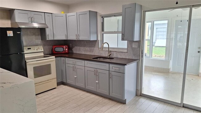 12125 Dorado Dr in North Port, FL - Building Photo - Building Photo
