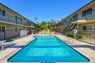 Casa De Jerardo in Riverside, CA - Building Photo