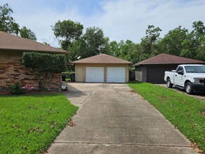 609 Francis Ct in League City, TX - Foto de edificio - Building Photo