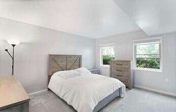 29 Canterbury Sq, Unit 101 in Alexandria, VA - Building Photo - Building Photo