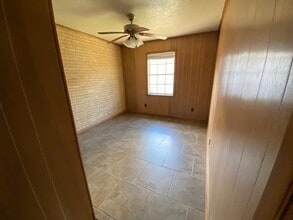 1033 Giovanni St, Unit 4 in Lake Charles, LA - Foto de edificio - Building Photo