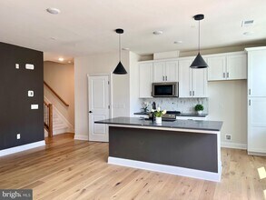 805 Shay Ct in West Windsor Township, NJ - Building Photo - Building Photo