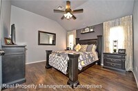 713 Shadowhill St photo'