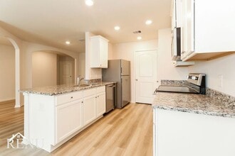 25382 Cypress Bend Dr, Unit 240 in Cleveland, TX - Building Photo - Building Photo