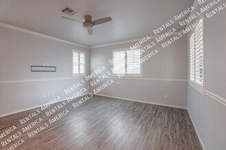 2810 N 73rd Dr in Phoenix, AZ - Building Photo - Building Photo