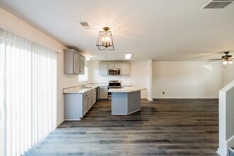 10077 Woodlee Cove in Cordova, TN - Building Photo - Building Photo