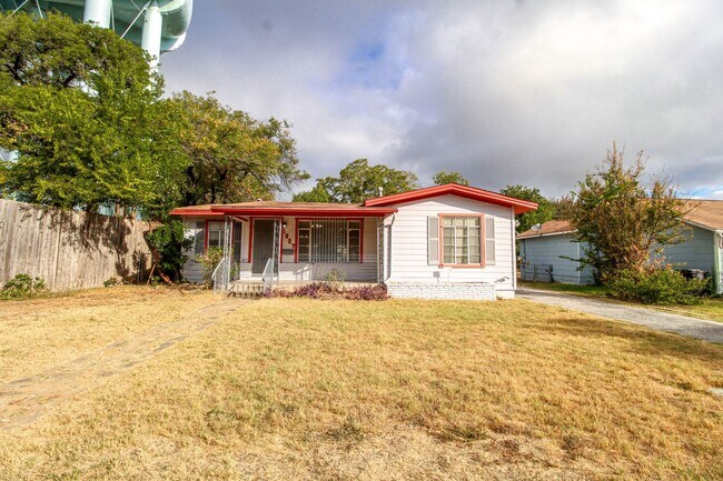 1327 Vanderbilt St in San Antonio, TX - Building Photo - Building Photo