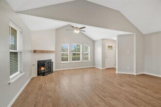 306 Crowe Dr in Euless, TX - Building Photo - Building Photo
