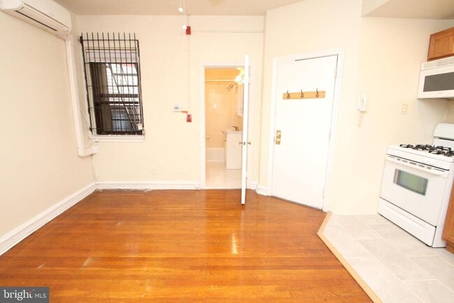 property at 318 S 15th St