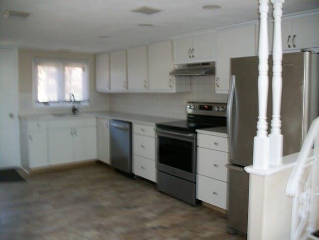 16 Biltmore Ave in Chelmsford, MA - Building Photo - Building Photo