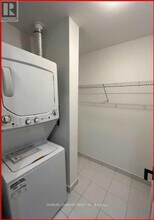 2481 Taunton Rd in Oakville, ON - Building Photo - Building Photo