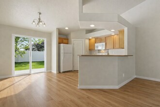 3456 N Maplestone Ave in Meridian, ID - Building Photo - Building Photo