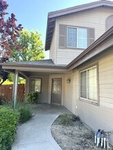 829 E Chickadee Ct in Fresno, CA - Building Photo - Building Photo
