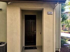 684 Modern Ice Dr in San Jose, CA - Building Photo