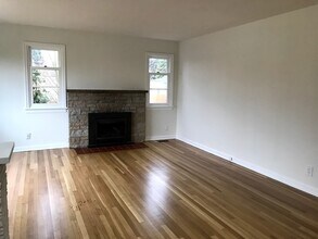 7503 Jones Ave NW in Seattle, WA - Building Photo - Building Photo