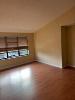 4421 W McNab Rd in Pompano Beach, FL - Building Photo