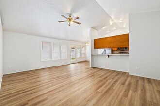 550 S Pelican Way in Meridian, ID - Building Photo - Building Photo