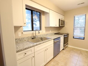 3003 Cape Henry Ct in Virginia Beach, VA - Building Photo - Building Photo