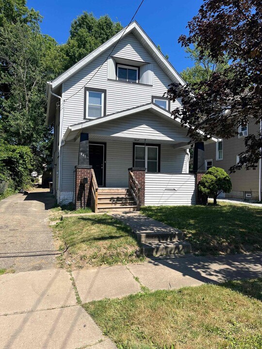 441 Wildwood Ave in Akron, OH - Building Photo