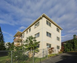 1553 Thurston Ave in Honolulu, HI - Building Photo