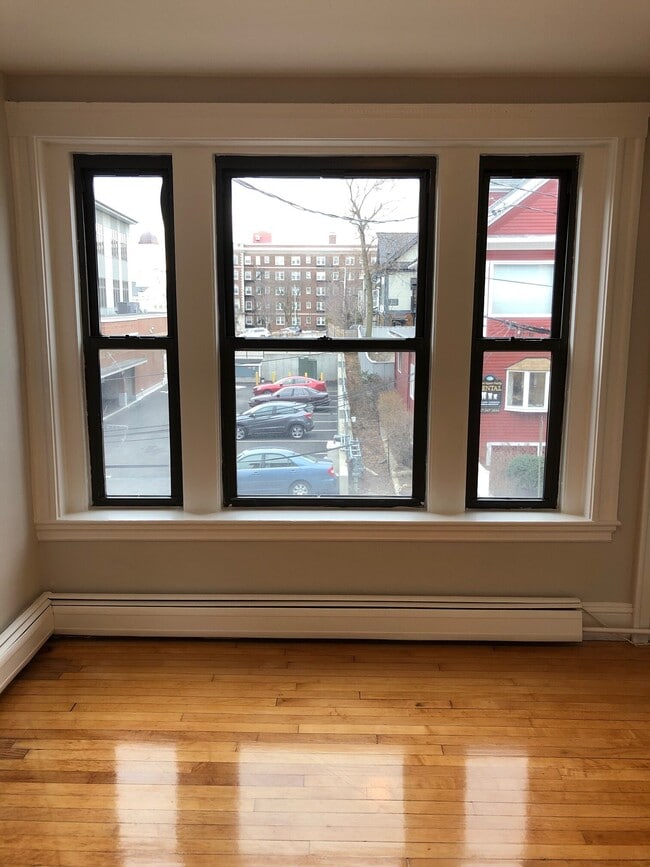 31 Upland Rd, Unit 3
