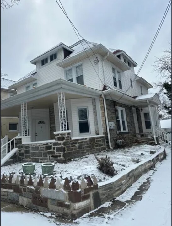 51 Lewis Ave, Unit B in Lansdowne, PA - Foto de edificio