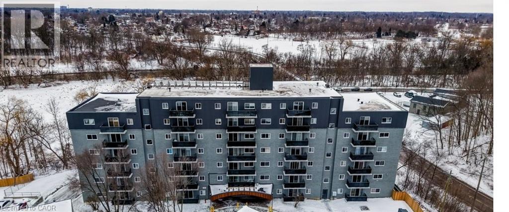 80 King Edward Ave in London, ON - Building Photo