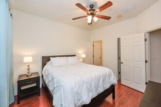 4211 Via Piedra Cir in Sarasota, FL - Building Photo - Building Photo