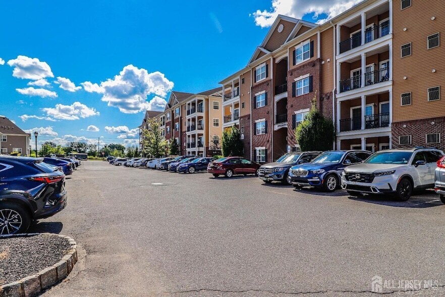 912 Del Negro Ct in South Plainfield, NJ - Foto de edificio