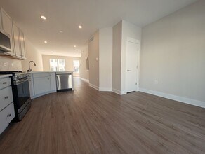 22892 Tawny Pne Sq in Brambleton, VA - Building Photo - Building Photo